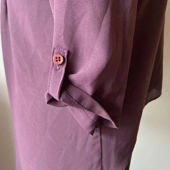 Dagg & Stacey | Hi-Lo V-Neck Blouse - Picture 4 of 7